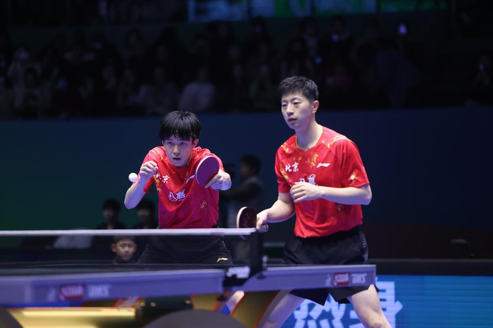 记者：切尔西在努力引进罗克，曼联也在关注他的情况